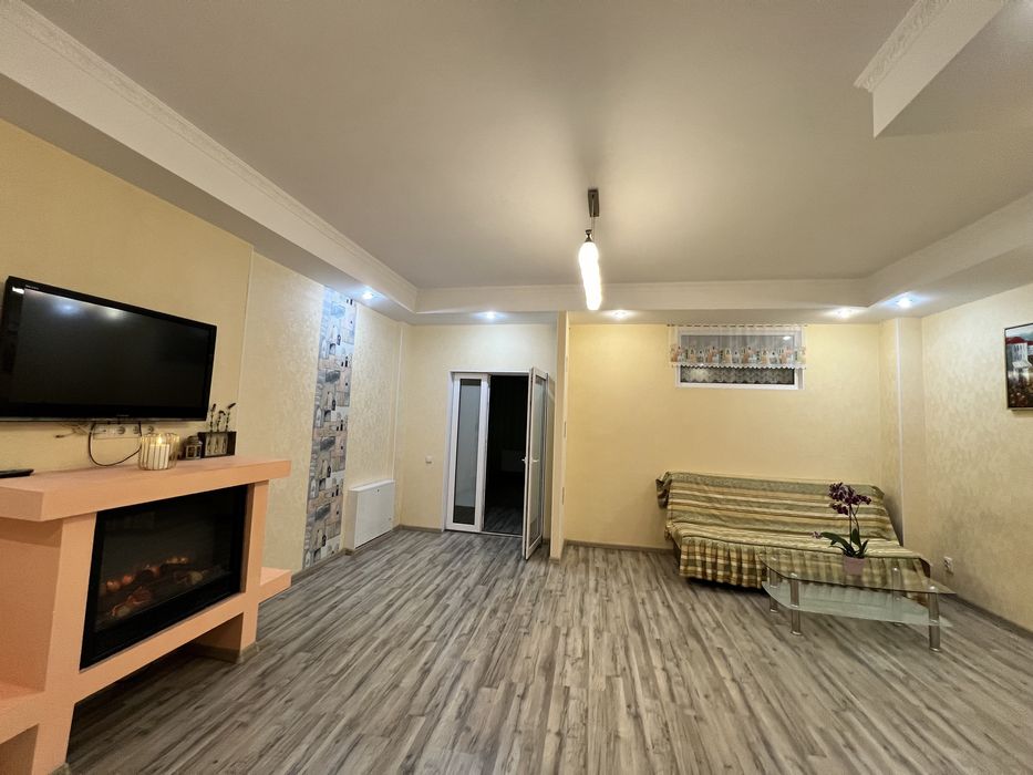 Здам подобово 3 кімнатну квартиру з видом на Дніпро в районі Казбет