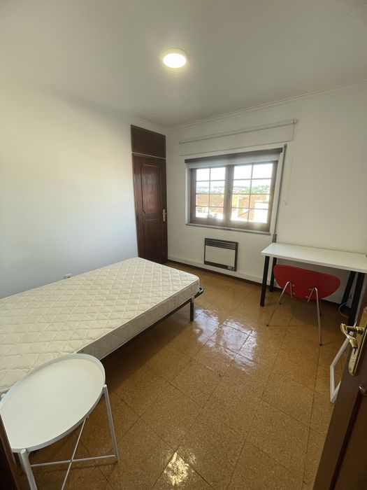 Quarto para estudante mobilado