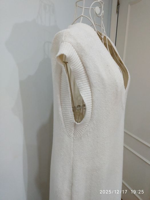 Vestido em lã em cor bege