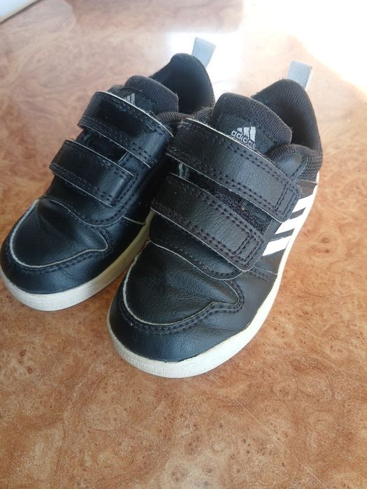 Кросівки adidas дитячі