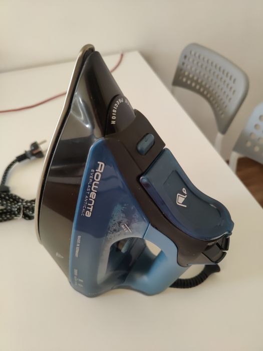 Żelazko Rowenta DW 7120 (nowe, sprawne, lekkie uszkodzenie mechaniczne
