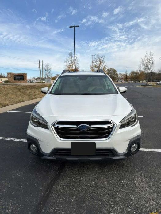 Subaru Outback Limited      2019