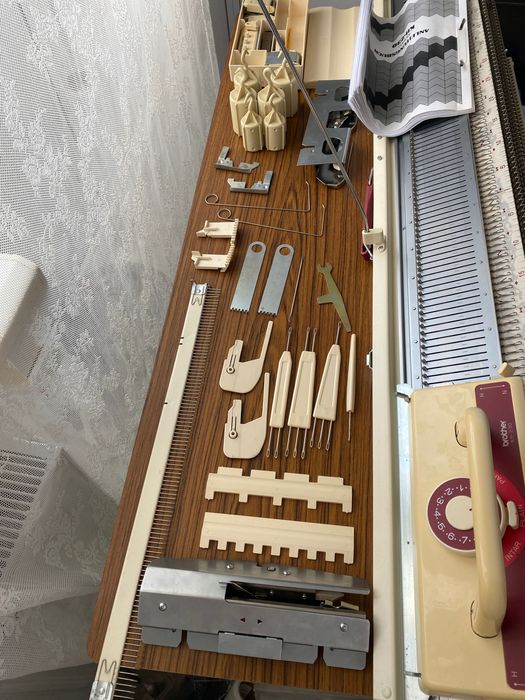 Brother kh230+kr230 двофонтурна вʼязальна машина 3 класу (вязальная машинка)