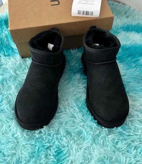 UGG Classic Ultra mini R.40