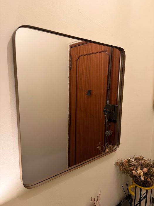 Espelho de parede Marco metal dourado 60 x 60 cm, Kave Home