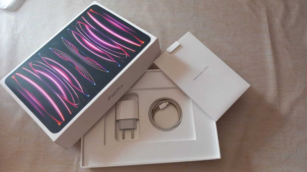 iPad Pro 11'' 128GB + Apple Pencil + Capa