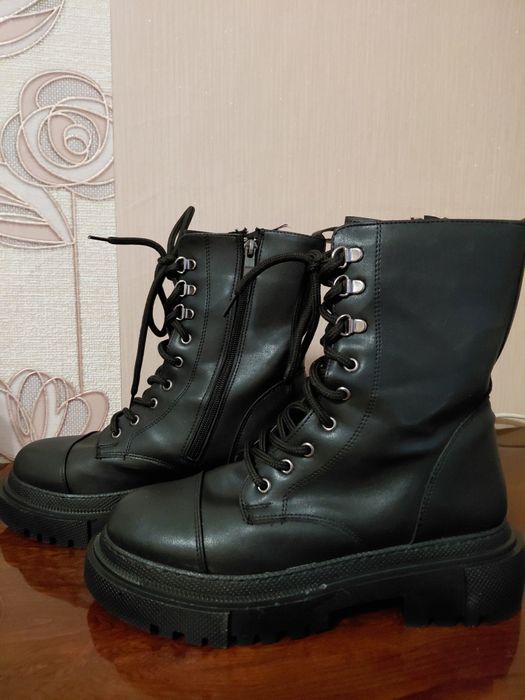 Продам ботинки уживані