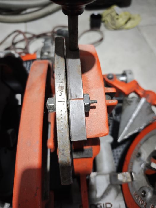 Torno eléctrico de abrir roscas Ridgid