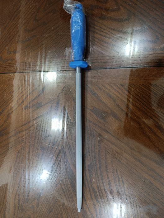 Мусат polkars зі стандартною насічкою