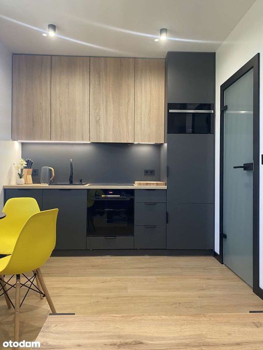 Centrum, parking, internet TV w cenie, brak czynszu, umeblowane nowe