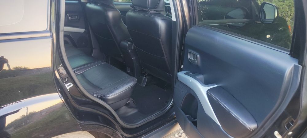 Продам Mitsubishi Outlender XL