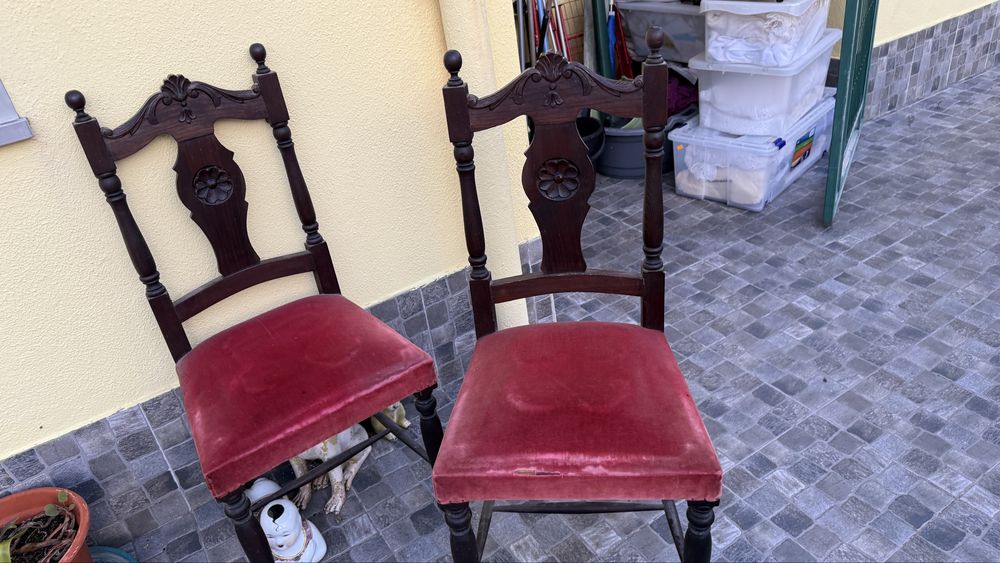 Cadeiras mogno e veludo antigas
