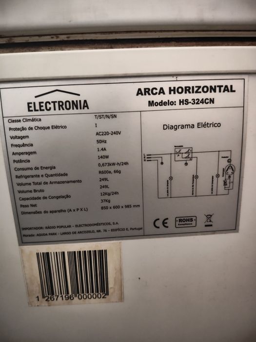 Vendo uma  arca usada