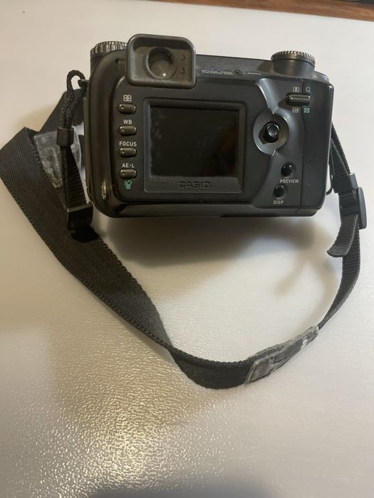 Camara Casio QV QV-5700 5.0MP Digital Camera - Black