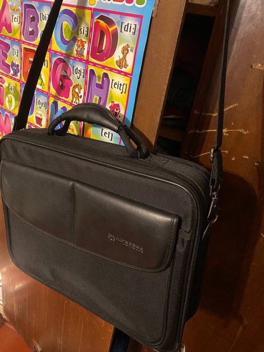 Сумка для ноутбука плотна