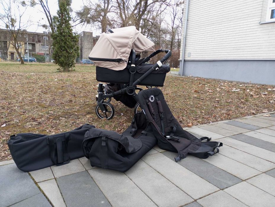 Привезена з Польщі каляска для близнюків або рік за роком дітей