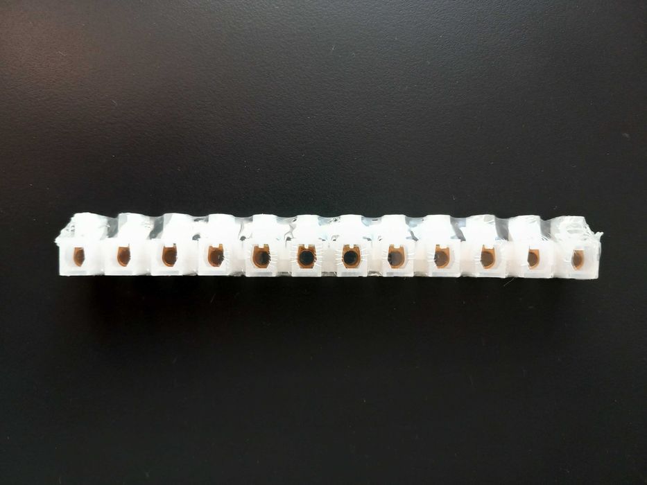 Listwa zaciskowa 12 x 16 mm2, biała, nowa