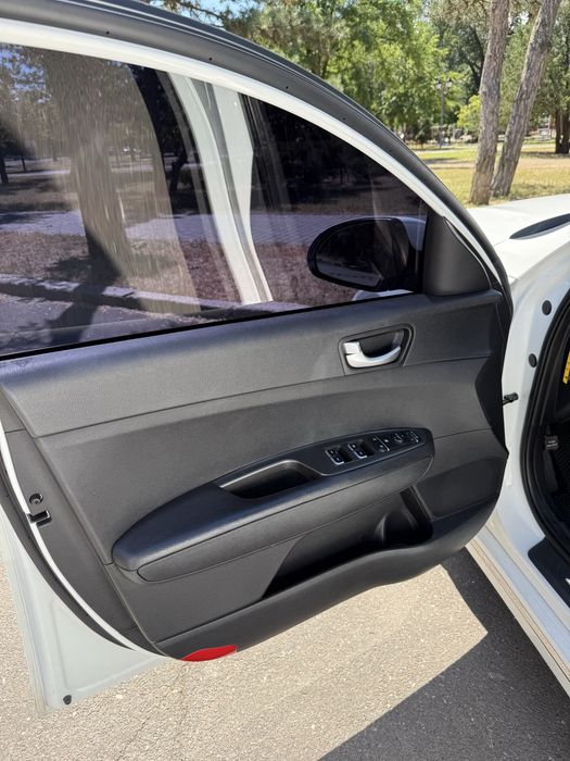 Продаю Kia k5 2.0 газ