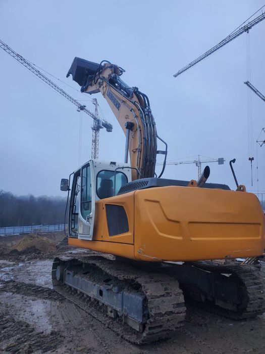 Екскаватор Liebherr 906