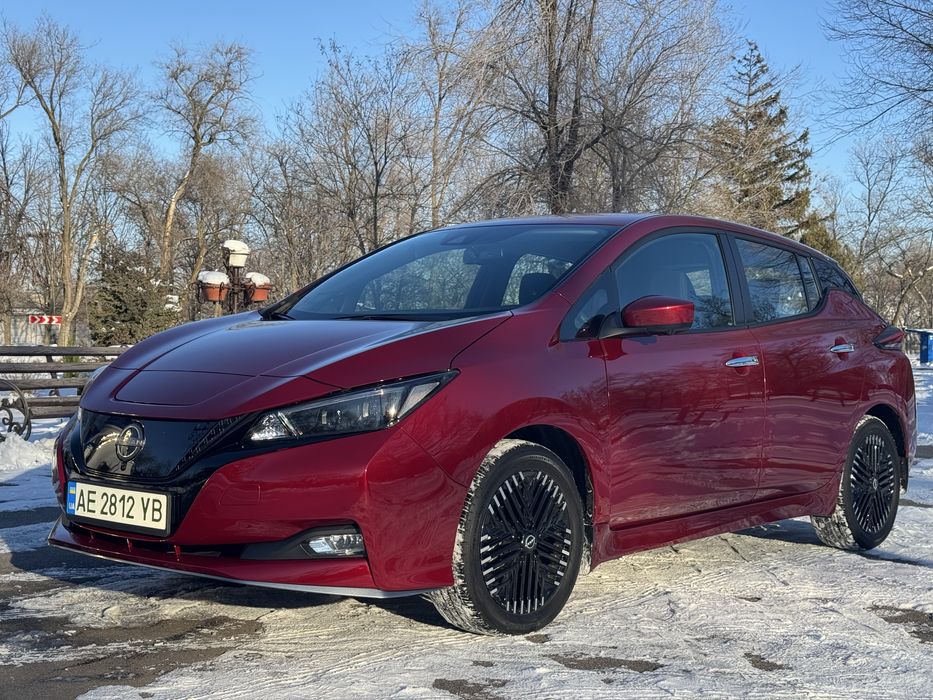 Nissan Leaf SV 62kw 2024