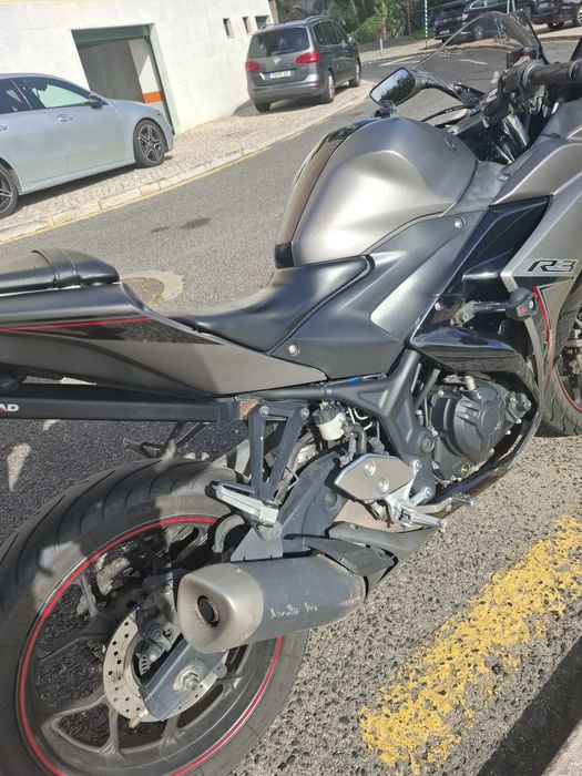 Mota Yamaha R3 2019