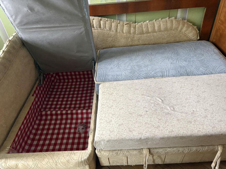 Кутовий диван розкладний