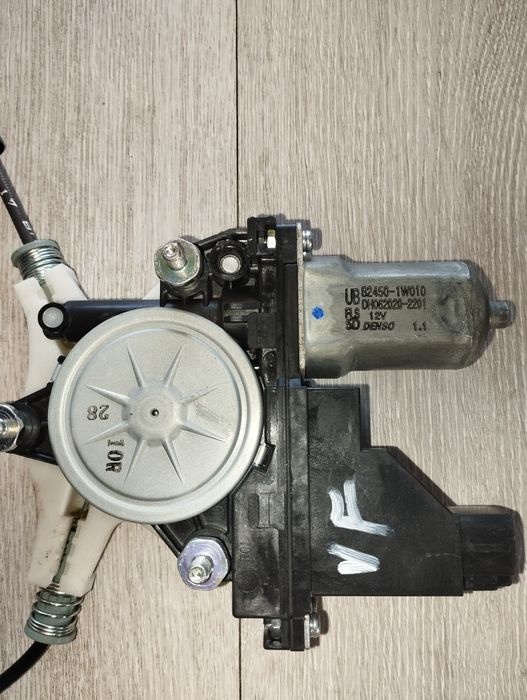 Podnośnik Mechanizm szyby przedniej do KIA Rio ]1