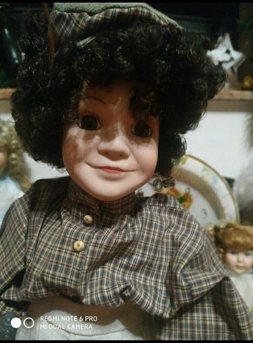 Фарфоровая кукла