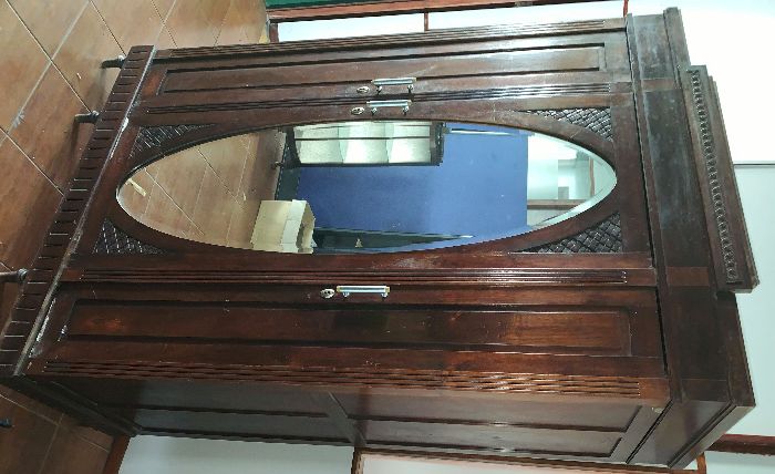 Guarda vestidos centenário