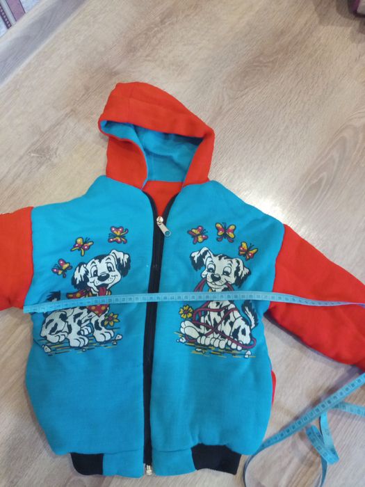 Продам куртку на осінь весну