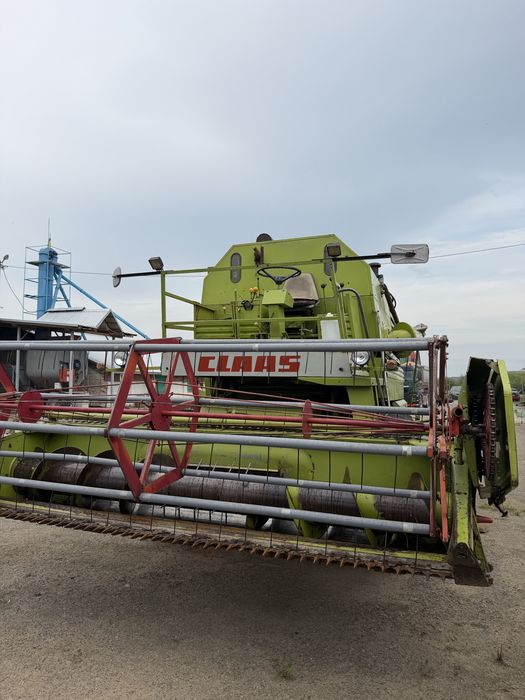 Комбайн Claas Merkator 70