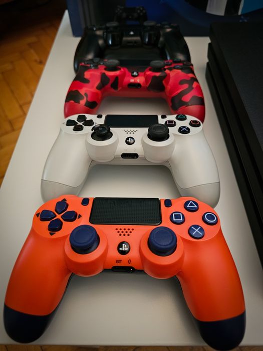 PlayStation 4 Pro 1TB | 4 pady | Bardzo dobry stan