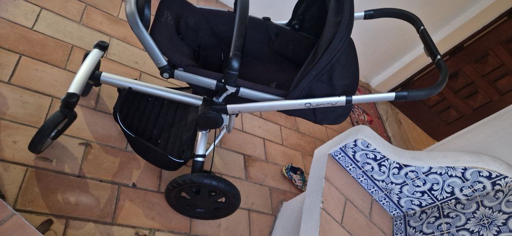 Carrinho de bebe quinny