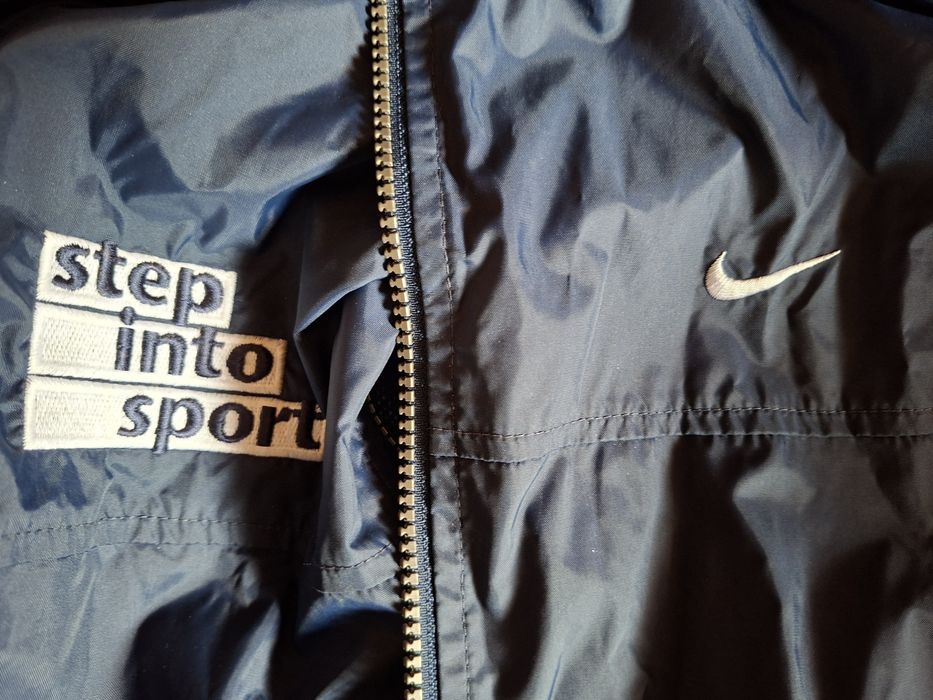 Granatowa Kurtka Przeciwdeszczowa Nike, rozmiar XL