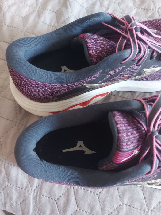 Бігові кросівки Mizuno Wave Inspire 17