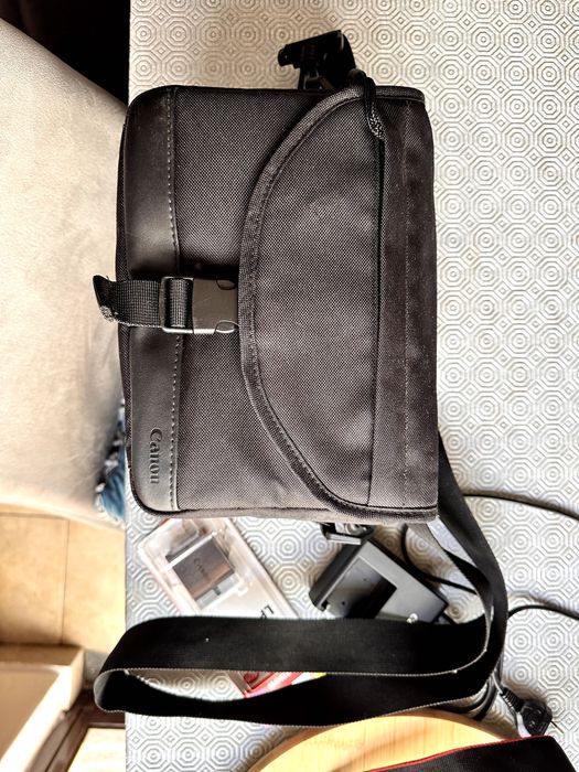 Máquina Fotográfica CANON 2000D