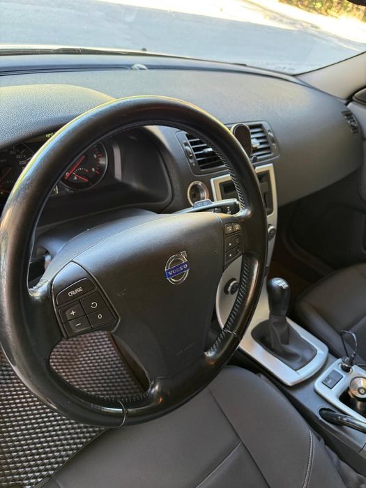 Продам Volvo v50,2011року