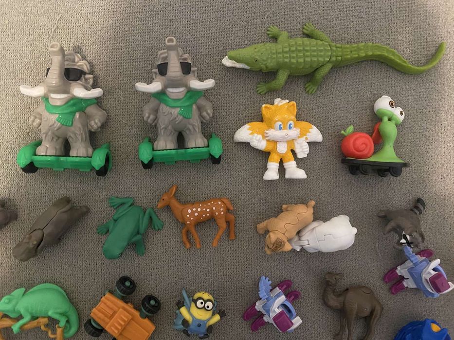 Кіндер равлик Боб щенячий тварини машинки трансформер патруль  лот