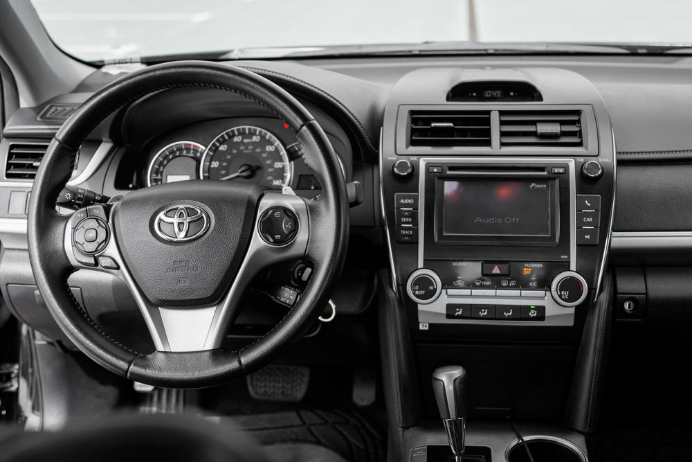 Toyota Camry 2014 г. - Прокат | Аренда авто / 2,5л. / бензин / автомат