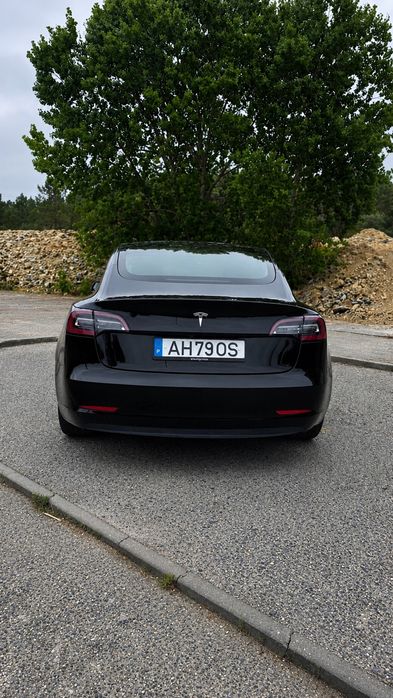 Telsa model 3 standard plus 325 cv