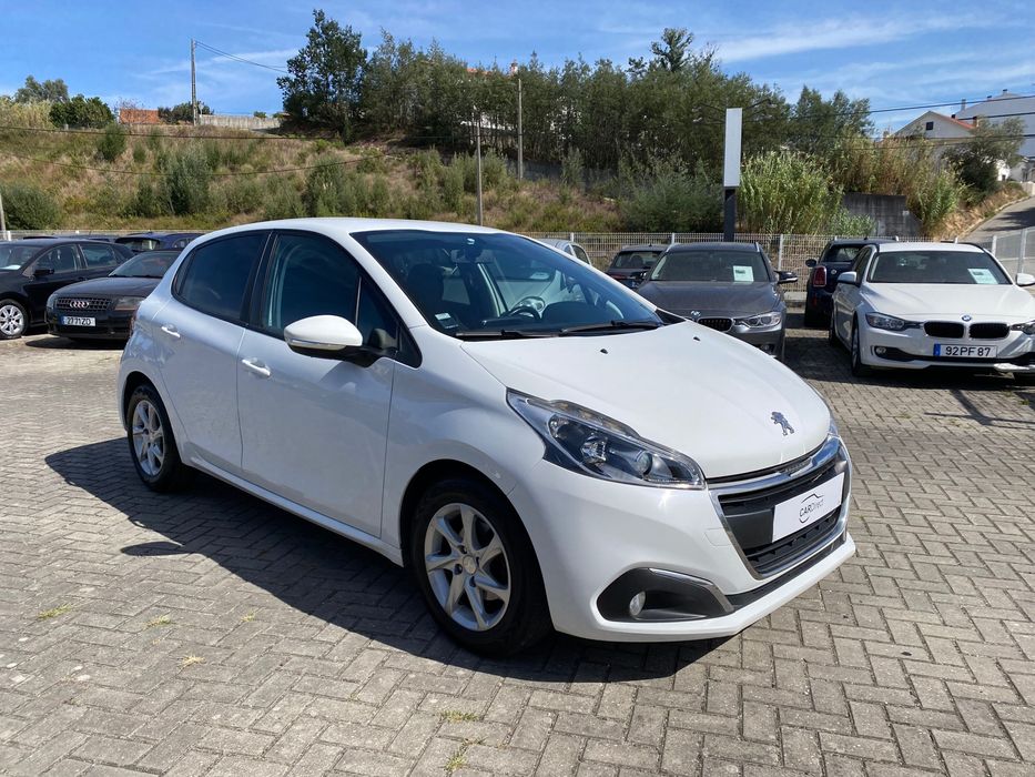 Peugeot 208 1.6 HDI - Garantia 18 meses