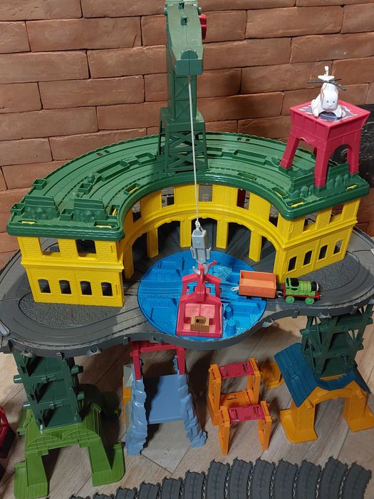 Super stacja! Tomek i Przyjaciele kolejka tory ogromny zestaw!