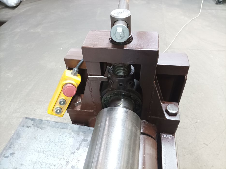 Тривалкові вальці 2020/4мм. Включно електричні Трёхвалковые вальцы