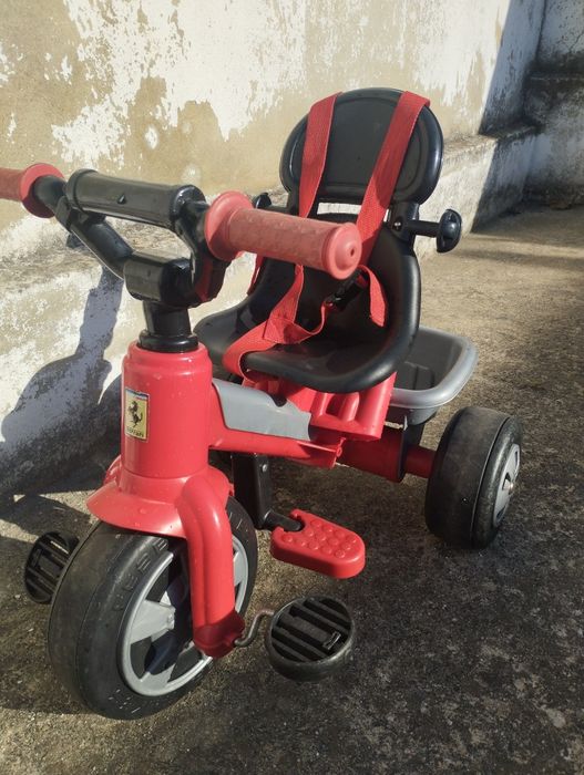 Triciclo Ferrari