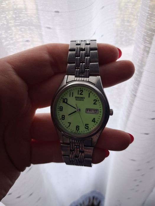 Zegarek Seiko z podświetleniem w nocy