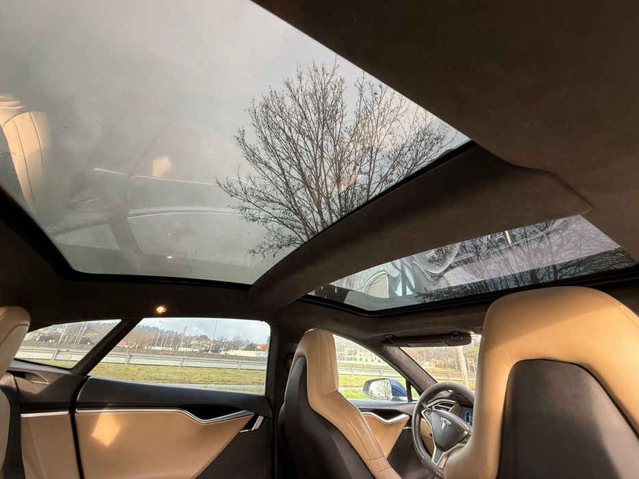 Tesla Model S 90D