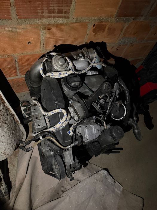 Vendo peças Golf 4, motor só vendo completo!!