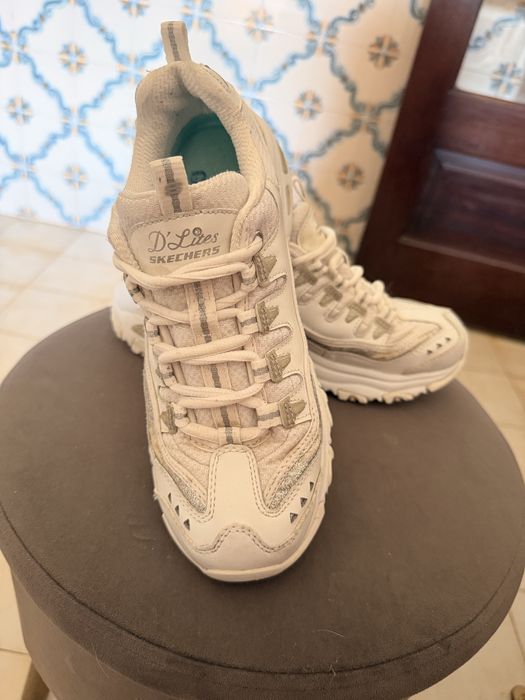Ténis Skechers D’Lites Memory Foam 38