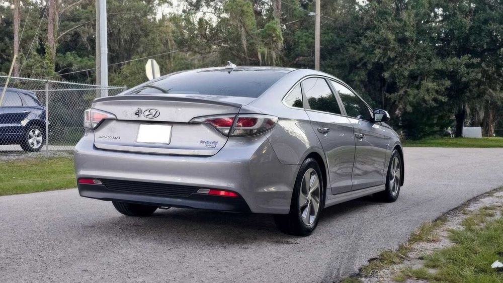 Hyundai Sonata Hybrid Limited      2017