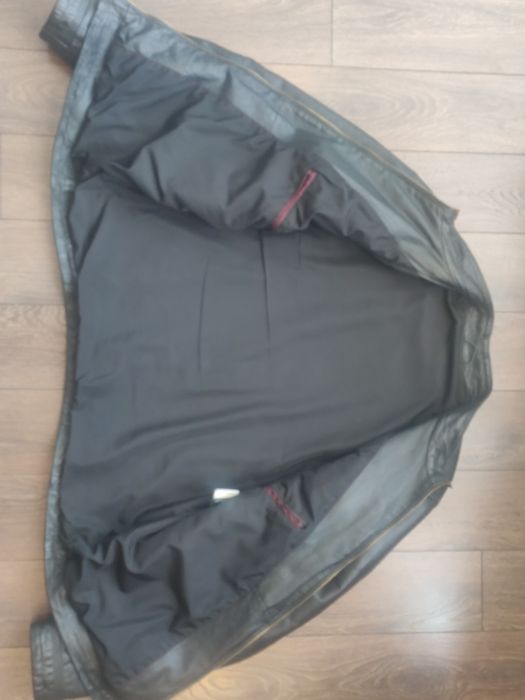 Кожаная  куртка.